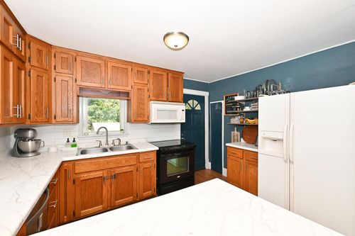20516 Good Hope Road, Lannon, WI, 53046 | Card Image