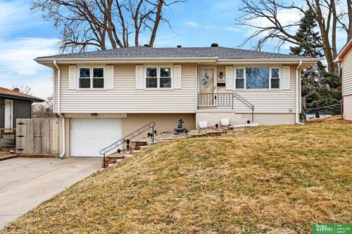 7532 S 76th Street, La Vista, NE, 68128 | Card Image