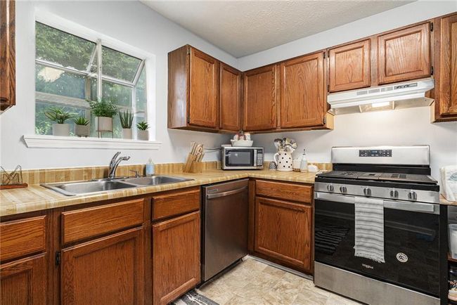 4706 Cedar Park Trl, House other with 3 bedrooms, 2 bathrooms and null parking in Stone Mountain GA | Image 7