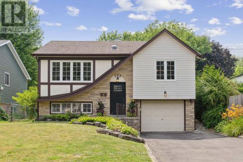 382 Colonsay Court, Oshawa (McLaughlin), ON, L1J6H3 | Card Image