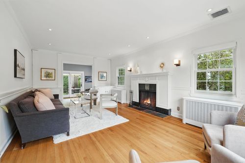 7 Gerlach Pl, Larchmont, NY, 10538-2721 | Card Image