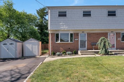 a-640 Desota Dr, Bridgewater, NJ, 08807-3305 | Card Image