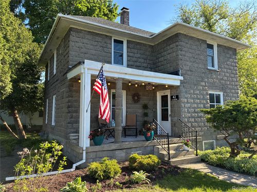 42 S Main St, Elkton, MI, 48731-9700 | Card Image