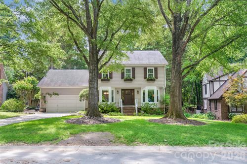 7022 Rocky Falls Rd, Charlotte, NC, 28211-5530 | Card Image