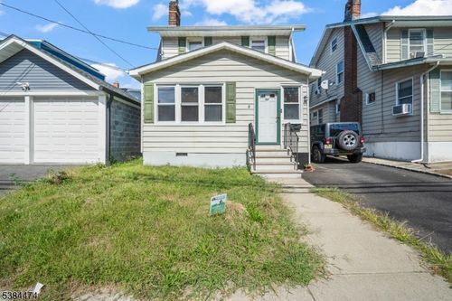 42 Quabeck Ave, Irvington, NJ, 07111-2808 | Card Image
