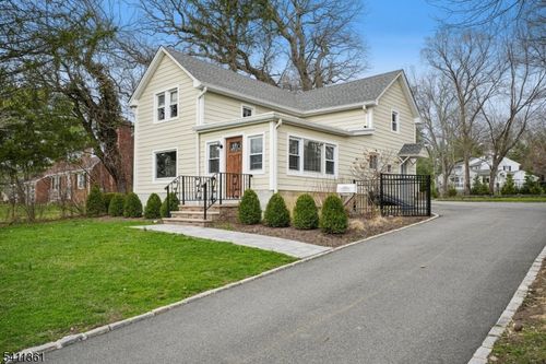 64 Shunpike Rd, Madison, NJ, 07940-2720 | Card Image