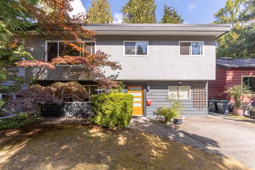 4482 Cove Cliff Road, North Vancouver, BC, V7G1H6 | Card Image