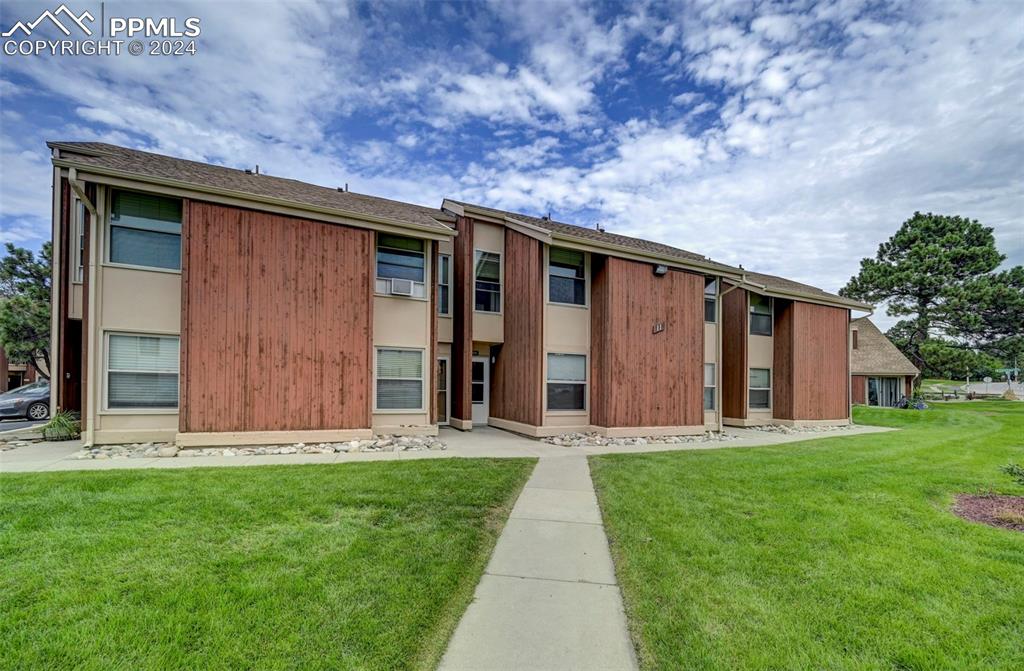 Carefree Cir, Colorado Springs, CO 80917