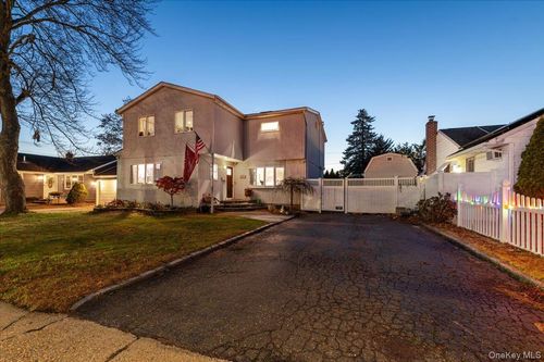 44 E End Ave, Hicksville, NY, 11801-2211 | Card Image