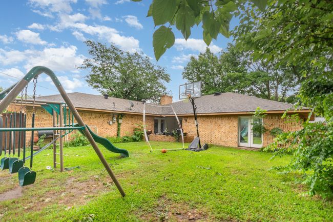 801 Daventry Dr, House other with 4 bedrooms, 3 bathrooms and null parking in Garland TX | Image 9