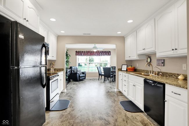 1056 Hilltop Commons Blvd, Condo with 3 bedrooms, 2 bathrooms and null parking in Whiteland IN | Image 12
