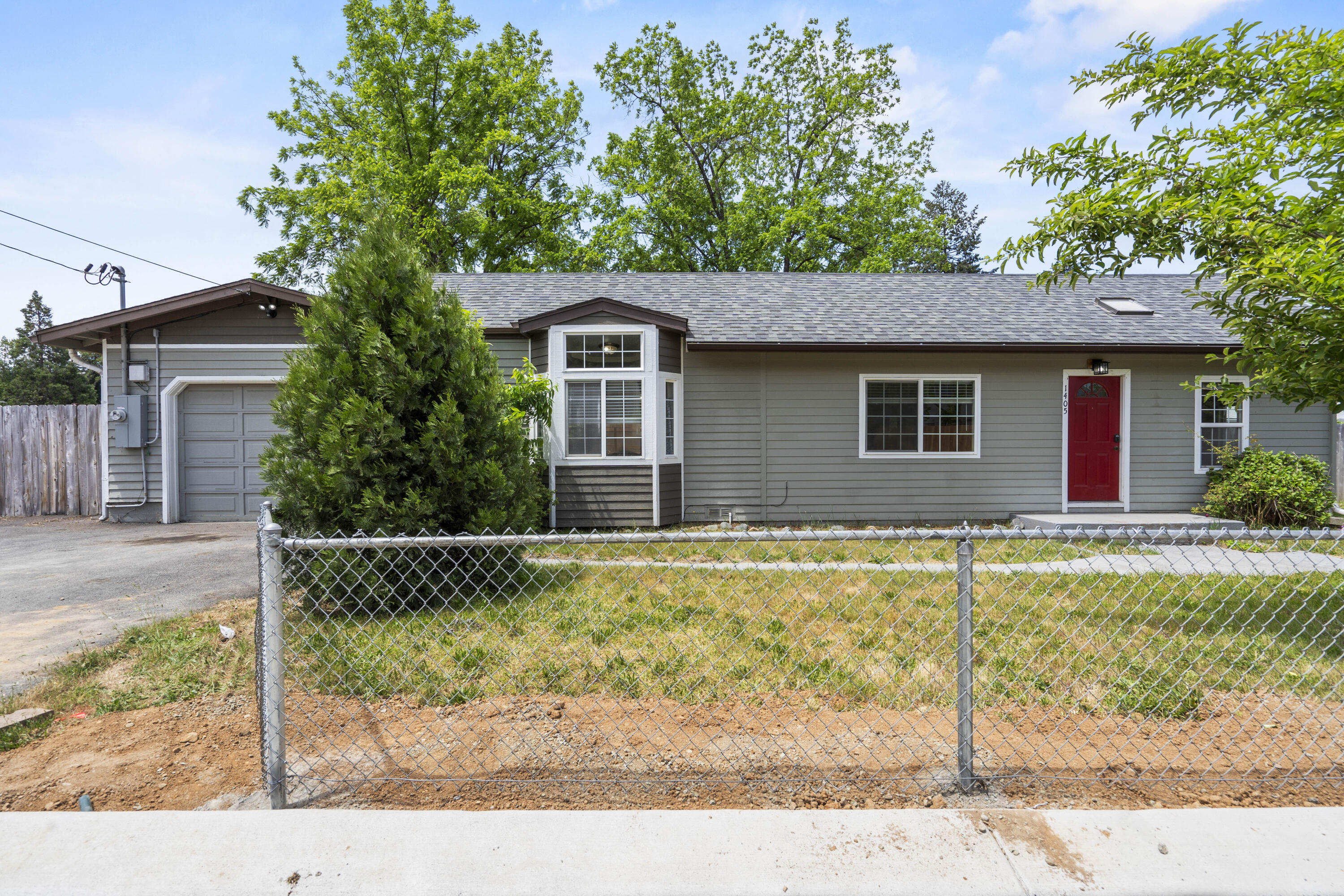 Fruitdale Dr, Grants Pass, OR 97527