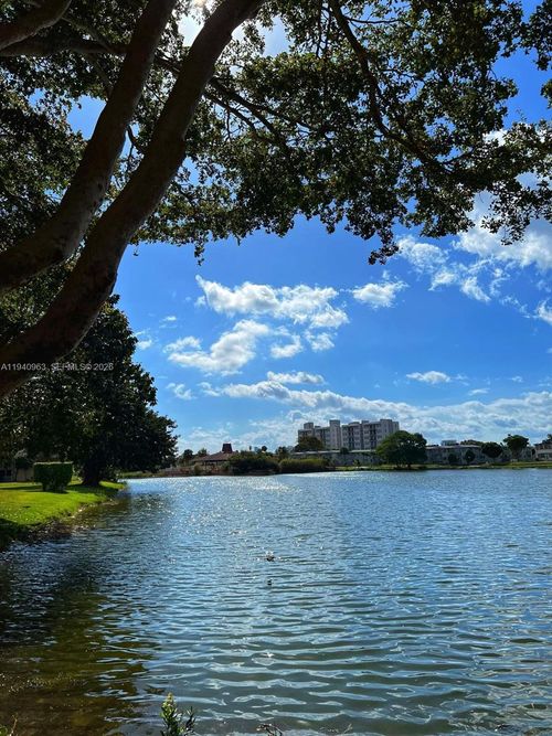 3-1670 Ne 191st St, North Miami Beach, FL, 33179-4101 | Card Image