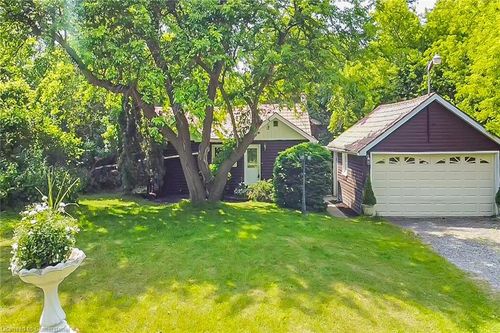 7624 Riverside Dr, Port Franks, ON, N0M2L0 | Card Image