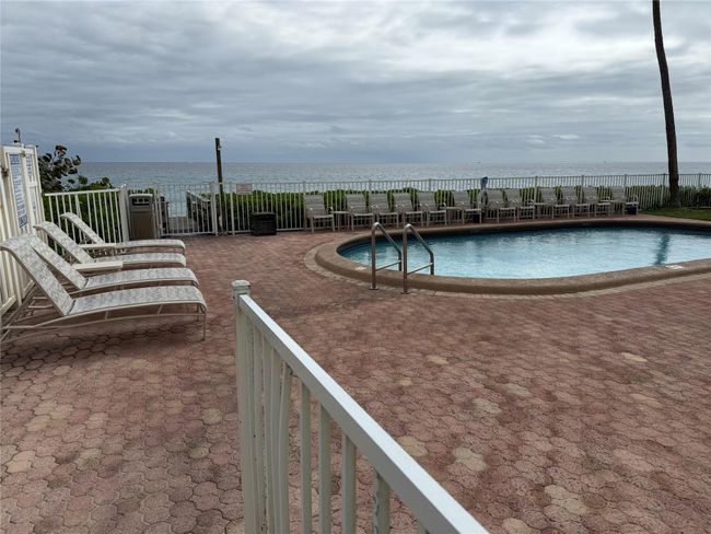 APT-305 - 1161 Hillsboro Mile, Condo with 2 bedrooms, 2 bathrooms and null parking in Hillsboro Beach FL | Image 38
