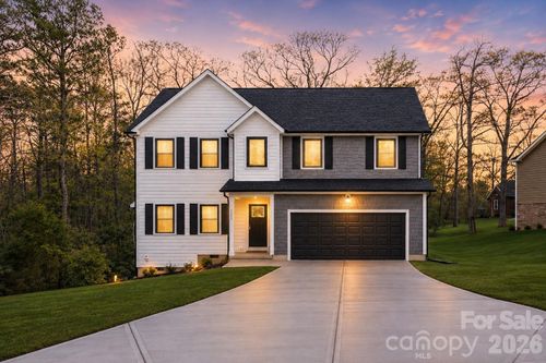1928 46th Avenue Dr Ne, Hickory, NC, 28601-8440 | Card Image