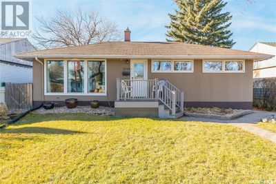 2518 Edward St, House other with 4 bedrooms, 2 bathrooms and null parking in Regina SK | Image 2