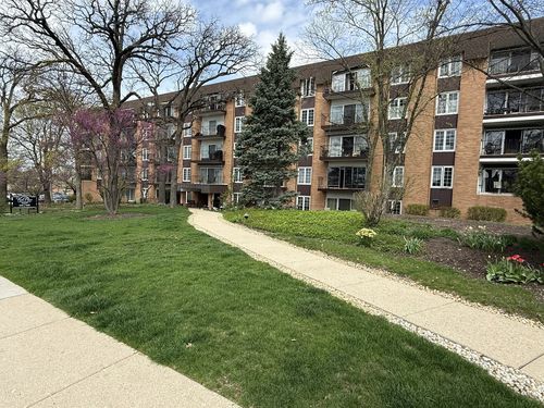 5f-441 Park Blvd, Glen Ellyn, IL, 60137-4647 | Card Image