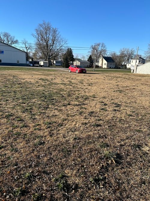 175 E 3rd Ave, Clifton, IL, 60927 | Card Image