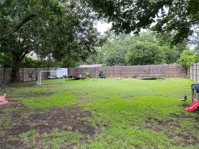 206 Methodist St, House other with 4 bedrooms, 2 bathrooms and null parking in Red Oak TX | Image 4