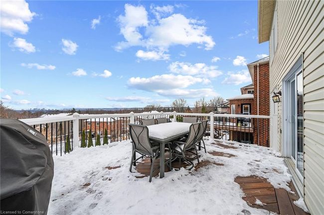 11 Sundial Cres, House other with 5 bedrooms, 3 bathrooms and 6 parking in Dundas ON | Image 41