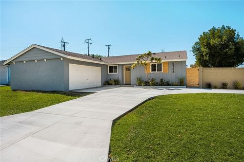 5724 N Galanto Ave, Azusa, CA, 91702-4822 | Card Image