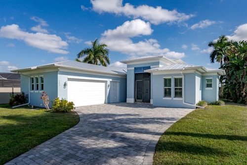 121 Newport Dr, NAPLES, FL, 34114-9607 | Card Image