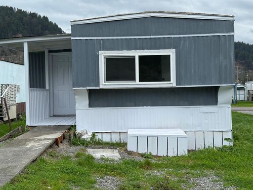 33-1 Painter St, Rio Dell, CA, 95562-1347 | Card Image