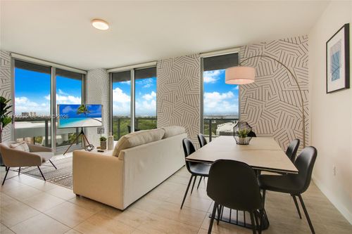 s-714-3900 Biscayne Blvd, Miami, FL, 33137 | Card Image