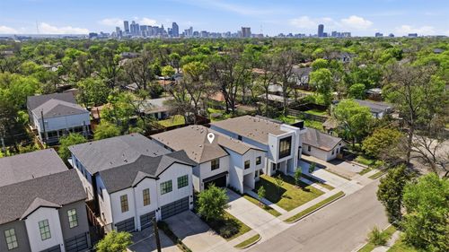 623 Parkview Ave, Dallas, TX, 75223-1547 | Card Image