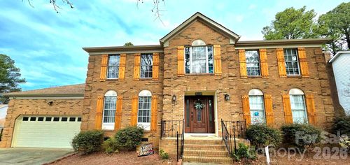 10001 White Cascade Dr, Charlotte, NC, 28269-8121 | Card Image