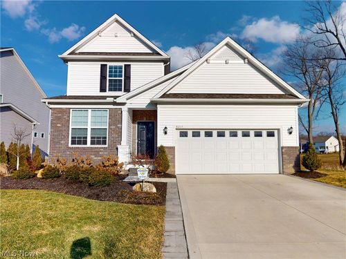 8215 Mustang Ln, Mentor, OH, 44060-5546 | Card Image