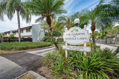 211-8010 Sw 152nd Ave, Miami, FL, 33193-1323 | Card Image
