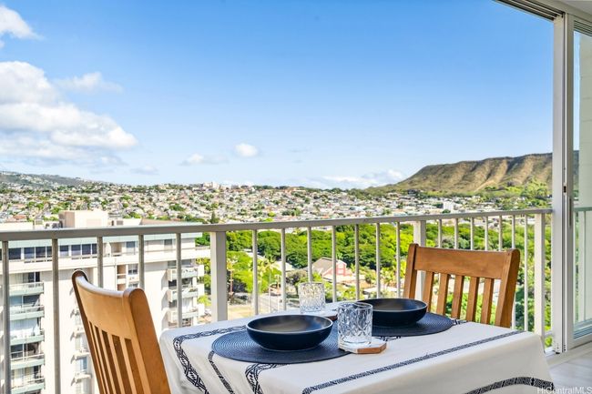APT-1702 - 2575 Kuhio Ave, Condo with 2 bedrooms, 2 bathrooms and 1 parking in Honolulu HI | Image 6