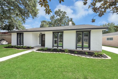 16114 Forest Bend Ave, Friendswood, TX, 77546-3210 | Card Image