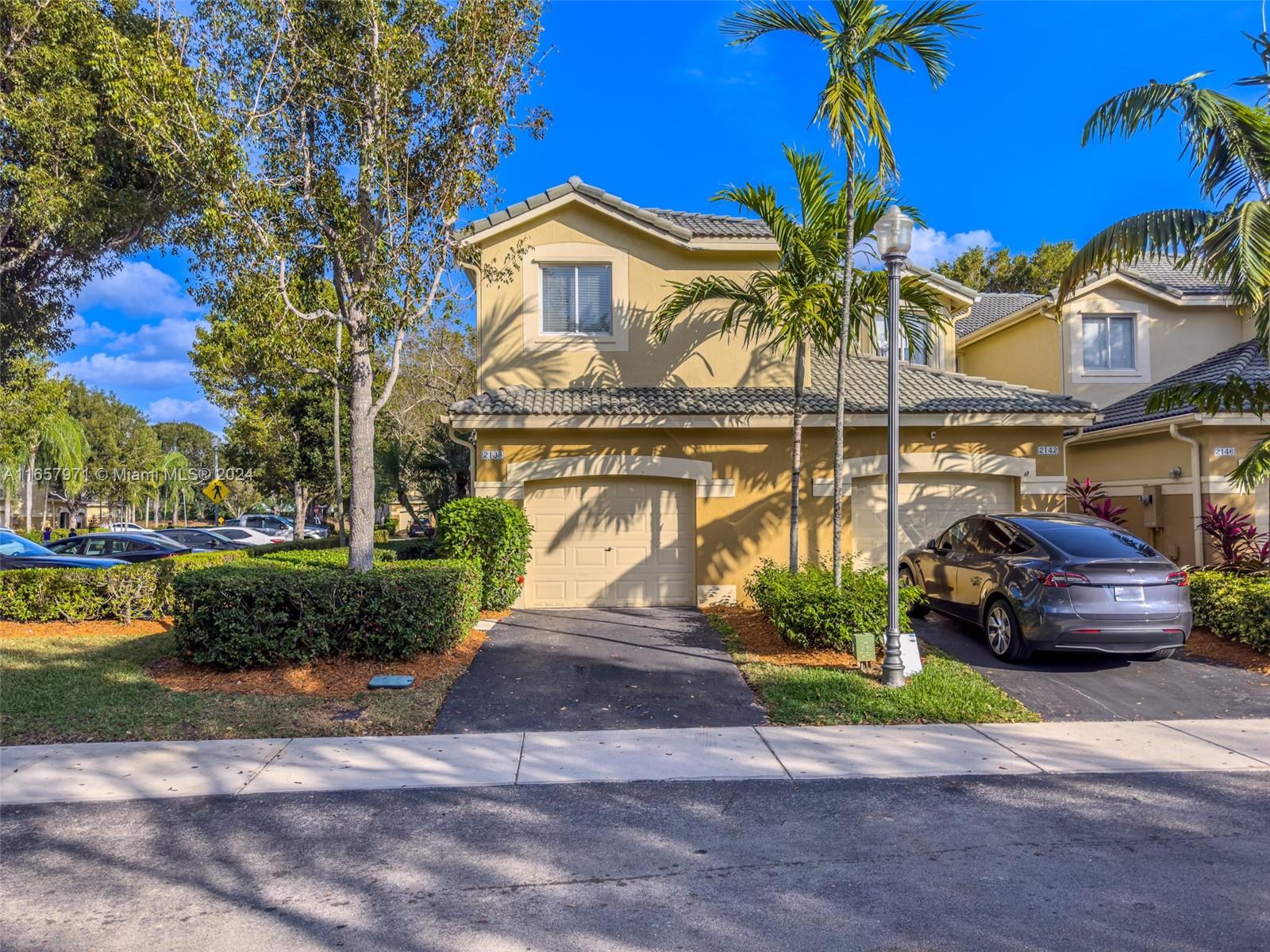 Ensenada Ter, Weston, FL 33327
