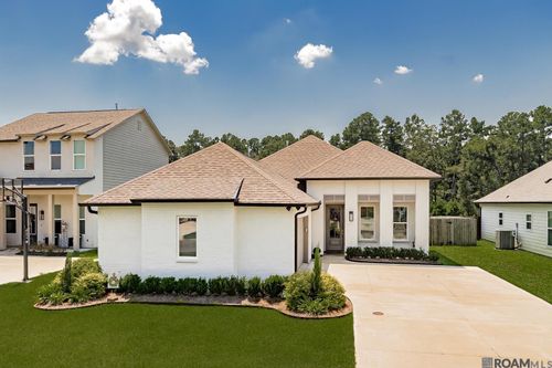 9618 S Creek Dr, Denham Springs, LA, 70726-2038 | Card Image