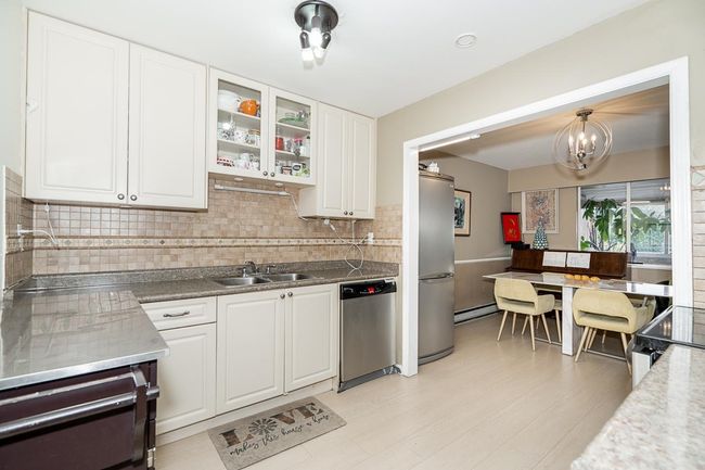 5588 Broadway, Townhouse with 2 bedrooms, 1 bathrooms and 1 parking in Burnaby BC | Image 19