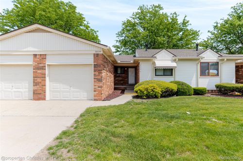 na-28644 Imperial Dr, Warren, MI, 48093-4298 | Card Image