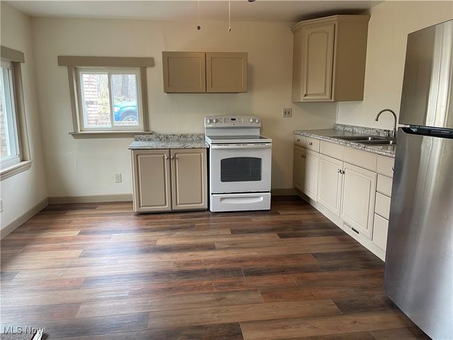 Rental Unit Kitchen | Image 40