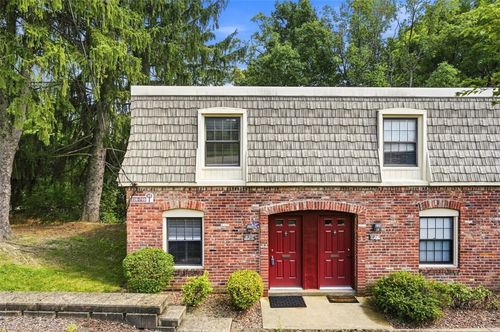 826 Carriage Cir, Pittsburgh, PA, 15205-1630 | Card Image