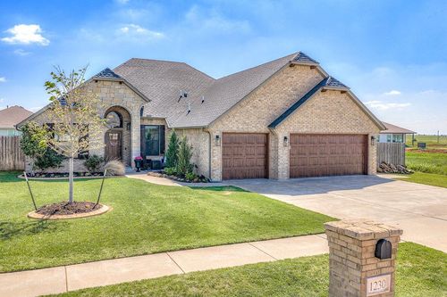 1230 Auburn Cir, Piedmont, OK, 73078-7829 | Card Image