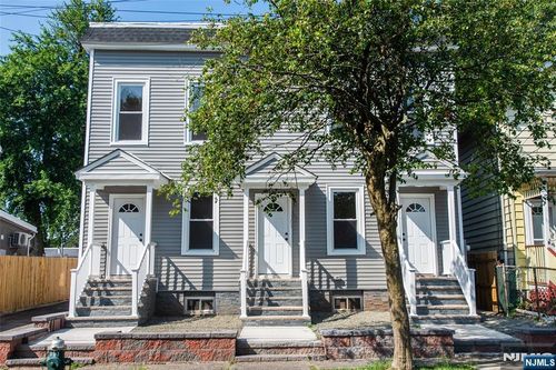 26 Washington St, Montclair, NJ, 07042-4580 | Card Image