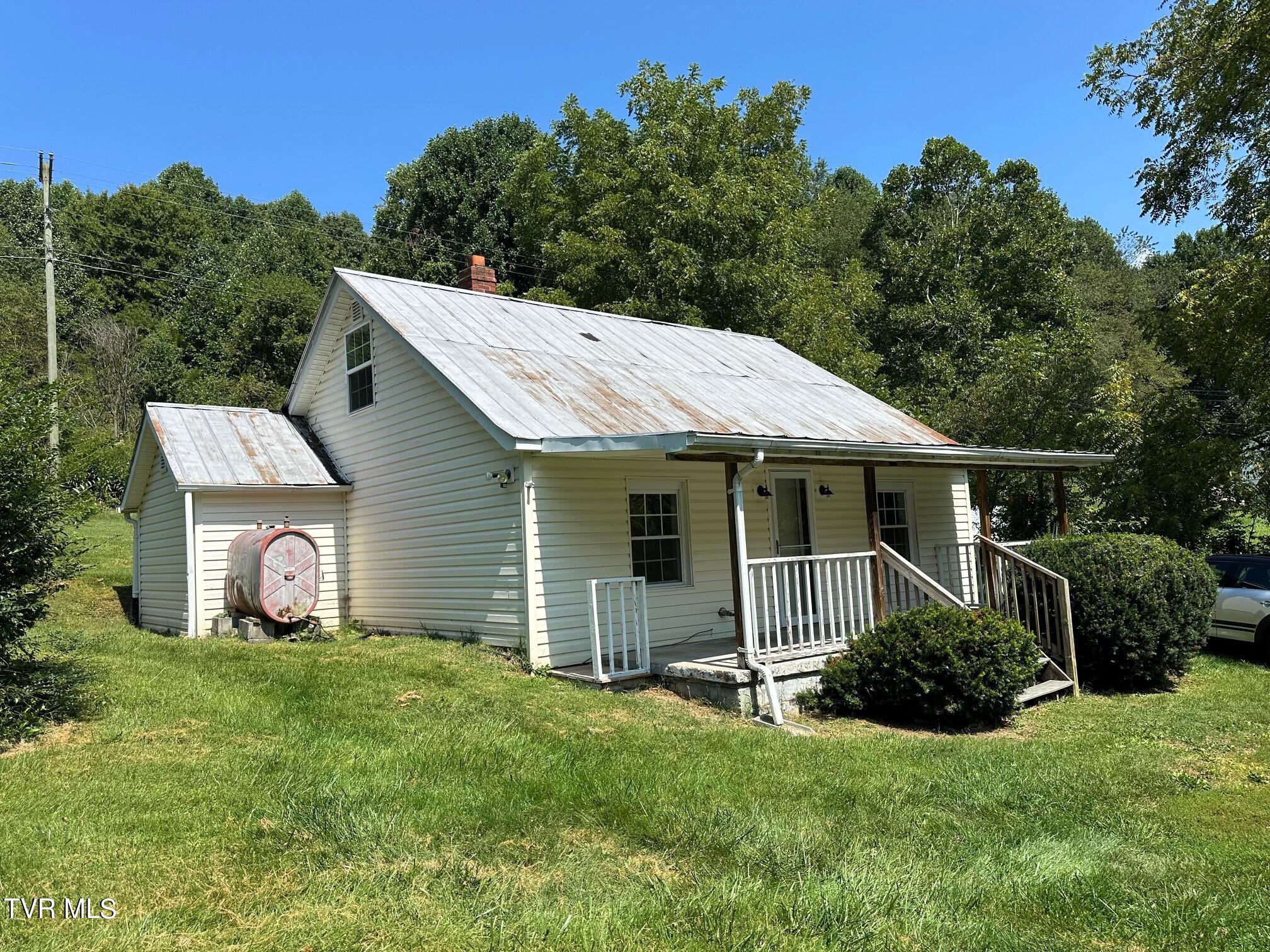 Wallace Pike, Bristol, VA 24202