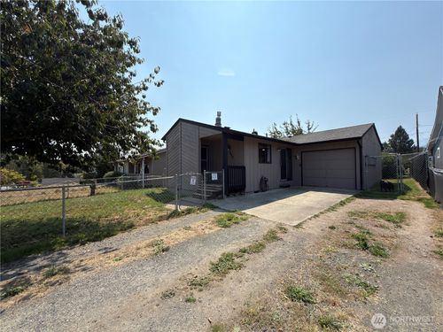 828 W 10th St, Port Angeles, WA, 98363-5728 | Card Image