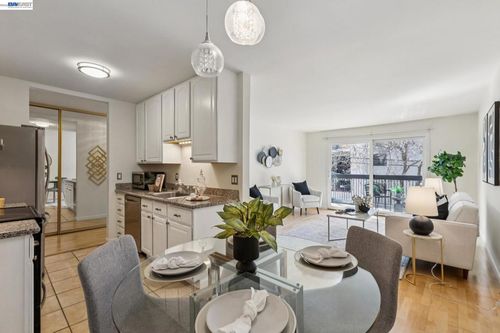 apt-106-150 Pearl St, Oakland, CA, 94611-5551 | Card Image