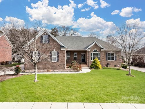 724 King Fredrick Ln Sw, Concord, NC, 28027-0403 | Card Image