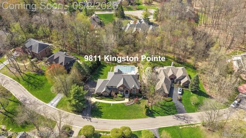 9811 Kingston Pointe Dr, Clarkston, MI, 48348-4195 | Card Image