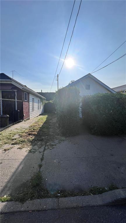 11th St, Brooklyn, NY 11235