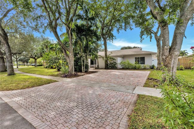 1611 Sw 54th Ter, House other with 6 bedrooms, 4 bathrooms and null parking in Plantation FL | Image 43